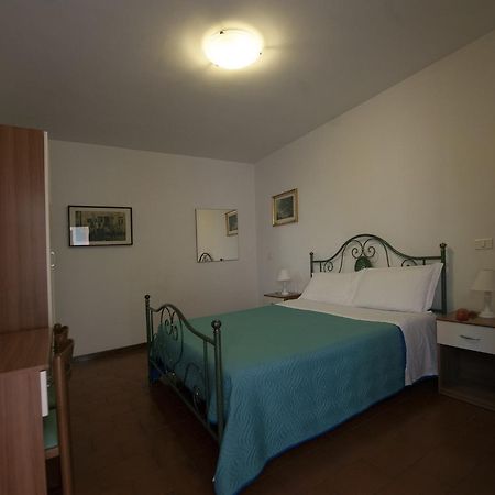 Hotel Athena Сполето Екстериор снимка
