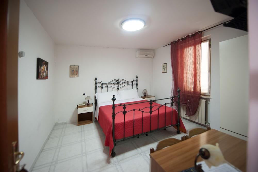 Hotel Athena Сполето Екстериор снимка