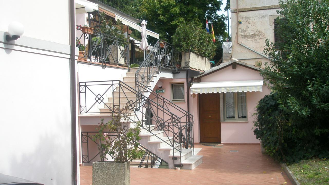 Hotel Athena Сполето Екстериор снимка
