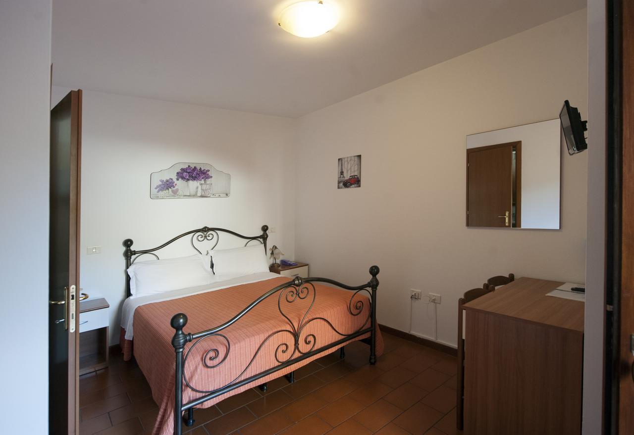 Hotel Athena Сполето Екстериор снимка